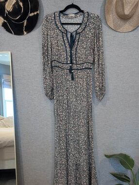 ILLA ILLA Cream and Blue Floral Long Sleeve Maxi Dress